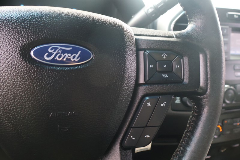 Ford F-150 Vehicle Full-screen Gallery Image 25