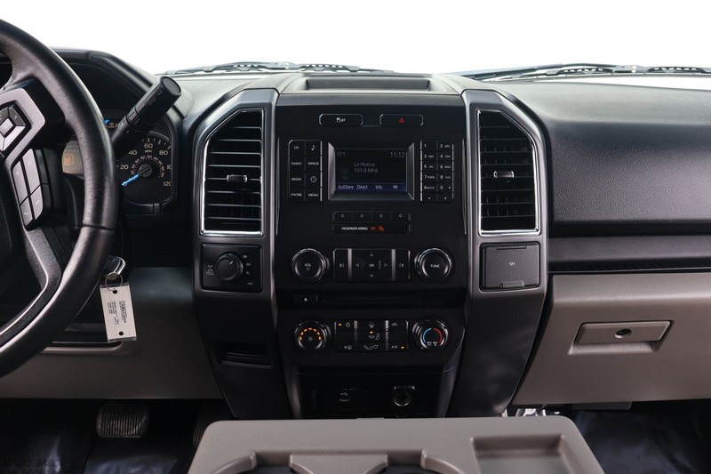 Ford F-150 Vehicle Full-screen Gallery Image 26