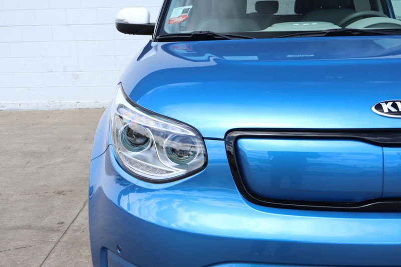 Kia Soul EV Vehicle Full-screen Gallery Image 03