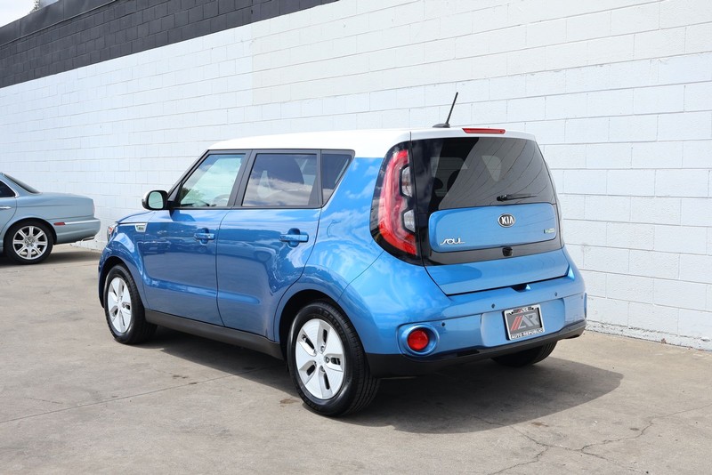 Kia Soul EV Vehicle Full-screen Gallery Image 09