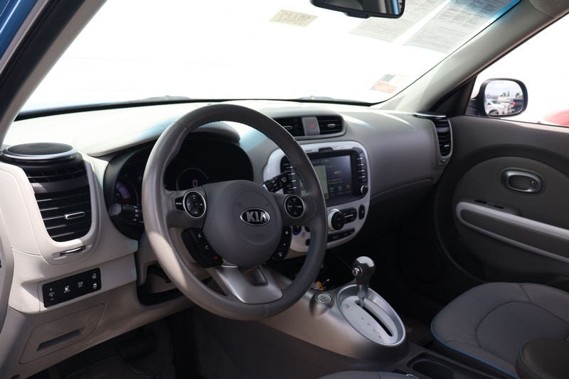 Kia Soul EV Vehicle Full-screen Gallery Image 15