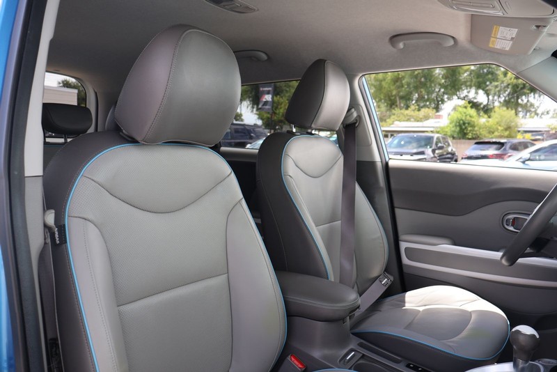 Kia Soul EV Vehicle Full-screen Gallery Image 19