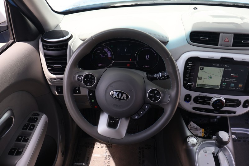Kia Soul EV Vehicle Full-screen Gallery Image 23