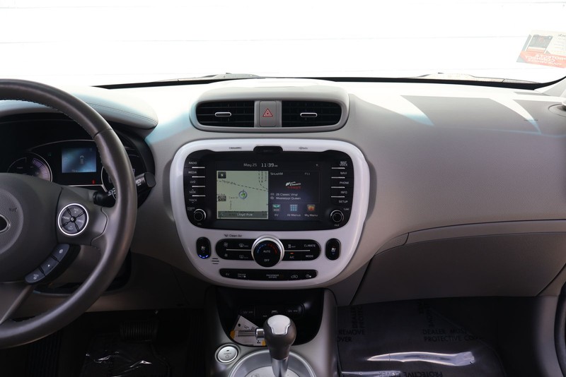 Kia Soul EV Vehicle Full-screen Gallery Image 26