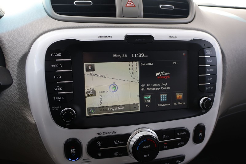 Kia Soul EV Vehicle Full-screen Gallery Image 27