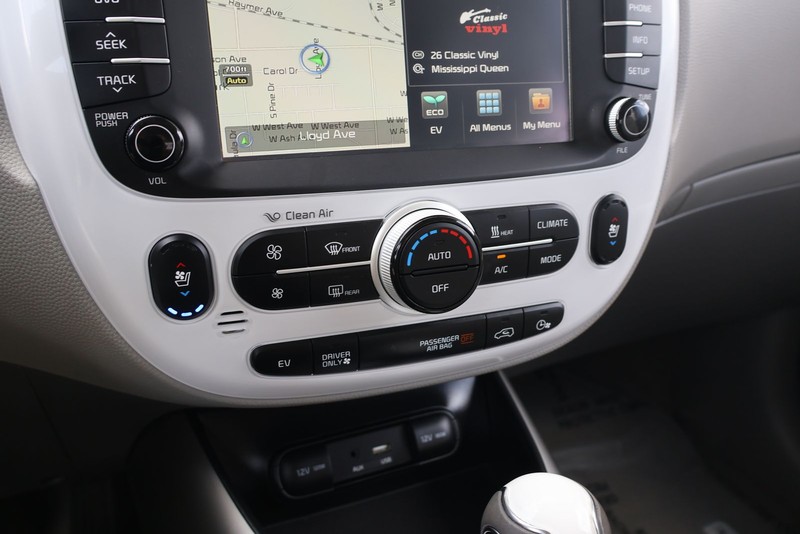 Kia Soul EV Vehicle Full-screen Gallery Image 29