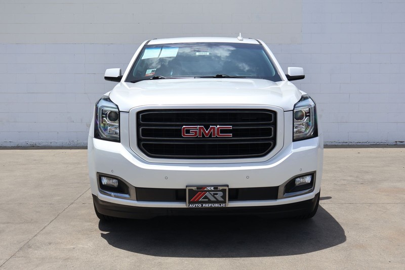 GMC Yukon Vehicle Full-screen Gallery Image 02