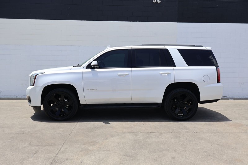 GMC Yukon Vehicle Full-screen Gallery Image 10