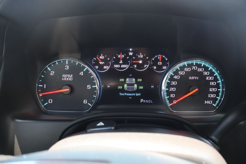 GMC Yukon Vehicle Full-screen Gallery Image 22