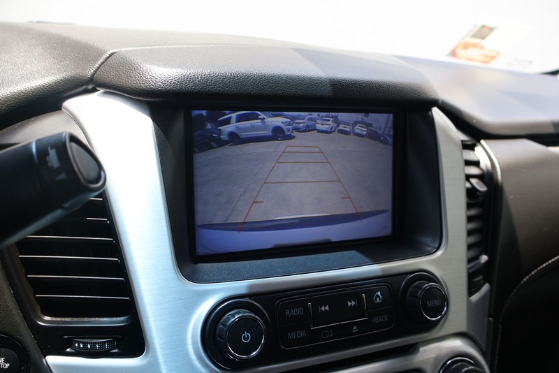 GMC Yukon Vehicle Full-screen Gallery Image 26