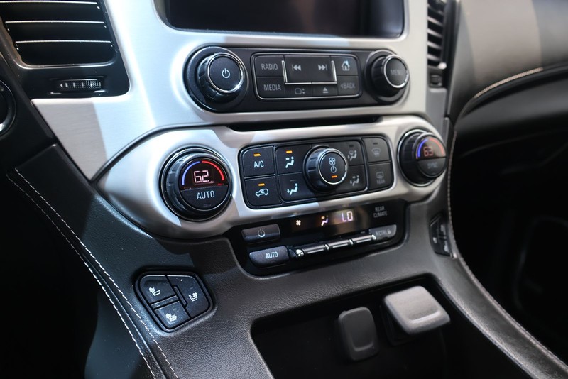 GMC Yukon Vehicle Full-screen Gallery Image 27