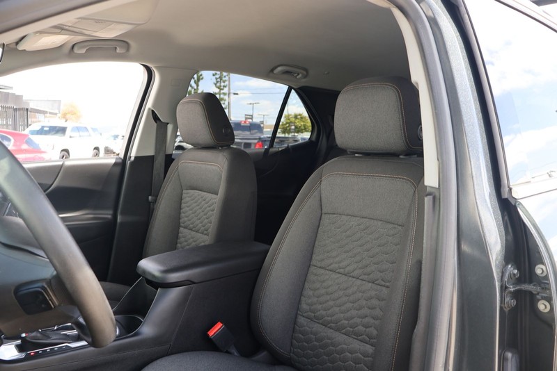 Chevrolet Equinox Vehicle Full-screen Gallery Image 16