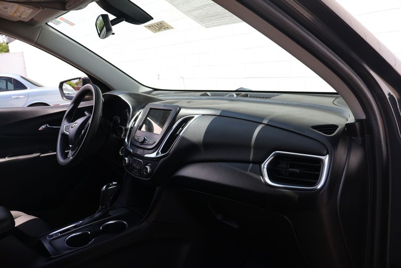 Chevrolet Equinox Vehicle Full-screen Gallery Image 18