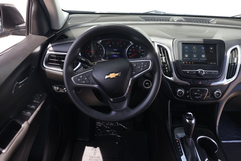 Chevrolet Equinox Vehicle Full-screen Gallery Image 23