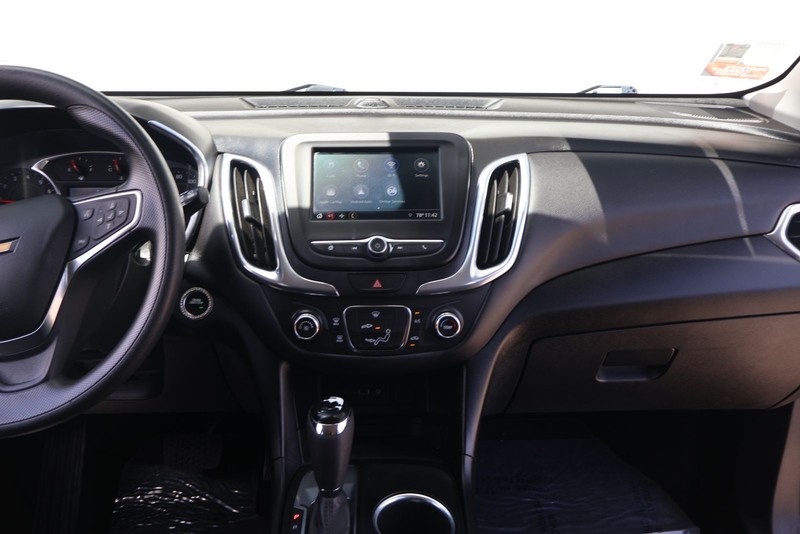 Chevrolet Equinox Vehicle Full-screen Gallery Image 24