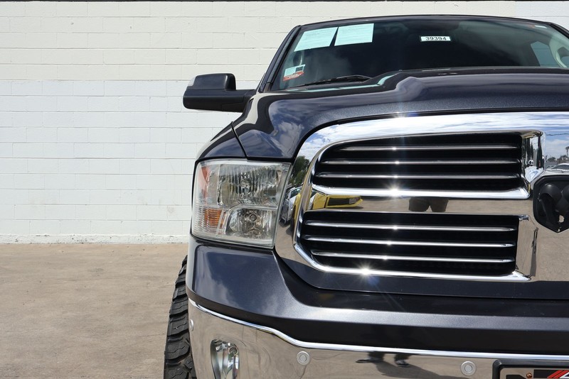 Ram 1500 Vehicle Full-screen Gallery Image 03