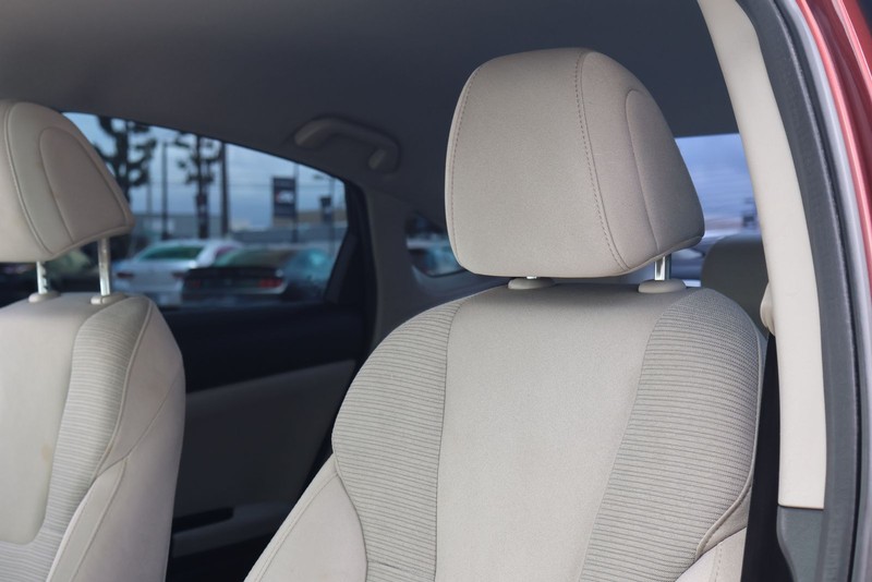 Honda Insight Vehicle Full-screen Gallery Image 17