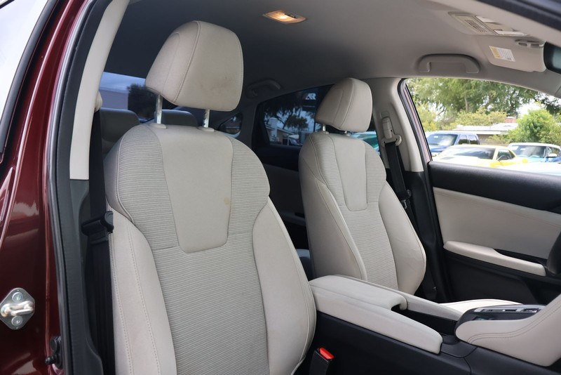 Honda Insight Vehicle Full-screen Gallery Image 18
