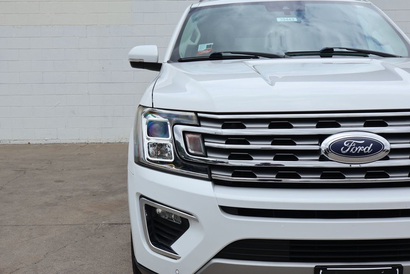 Ford Expedition Max Vehicle Full-screen Gallery Image 03