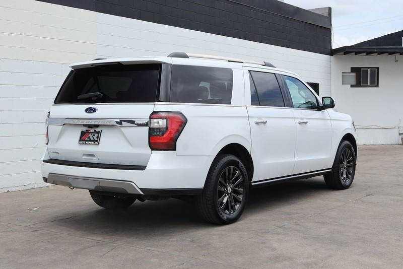 Ford Expedition Max Vehicle Full-screen Gallery Image 05
