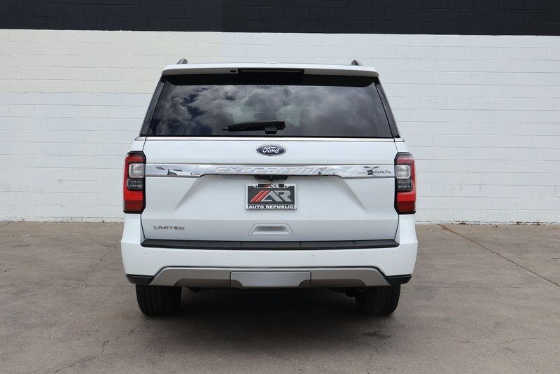 Ford Expedition Max Vehicle Full-screen Gallery Image 06