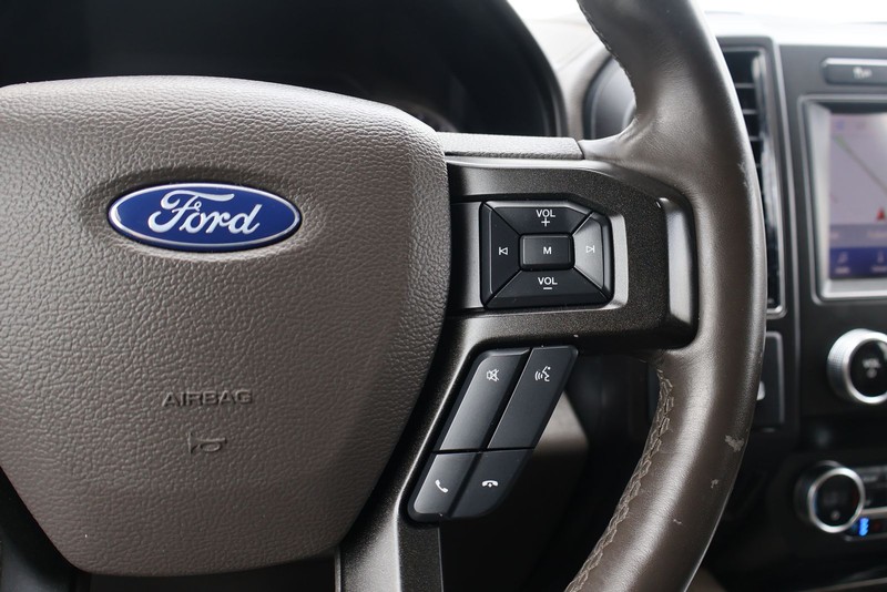 Ford Expedition Max Vehicle Full-screen Gallery Image 28