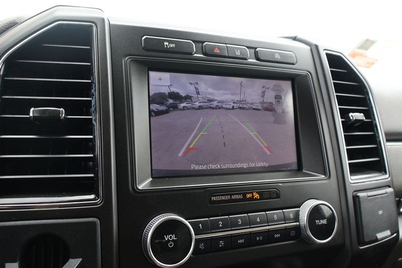 Ford Expedition Max Vehicle Full-screen Gallery Image 31