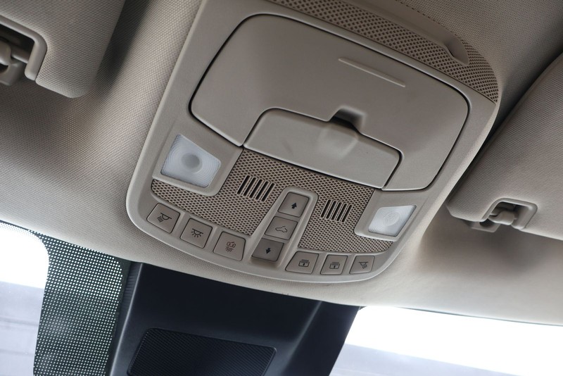 Ford Expedition Max Vehicle Full-screen Gallery Image 35