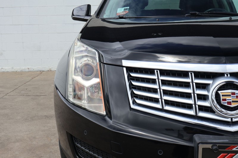 Cadillac SRX Vehicle Full-screen Gallery Image 03