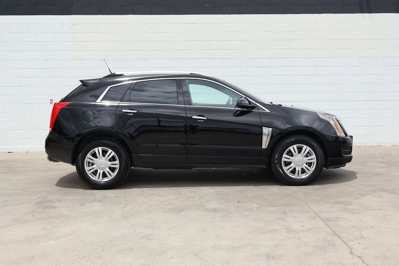 Cadillac SRX Vehicle Full-screen Gallery Image 04