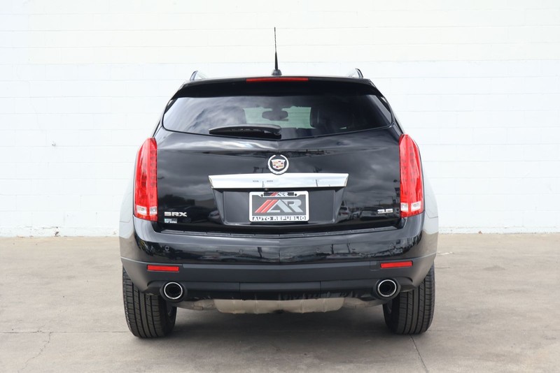 Cadillac SRX Vehicle Full-screen Gallery Image 06