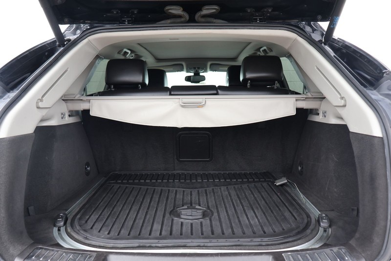 Cadillac SRX Vehicle Full-screen Gallery Image 08
