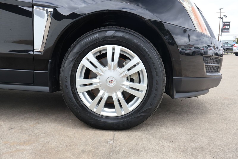 Cadillac SRX Vehicle Full-screen Gallery Image 14