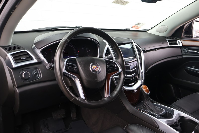 Cadillac SRX Vehicle Full-screen Gallery Image 16