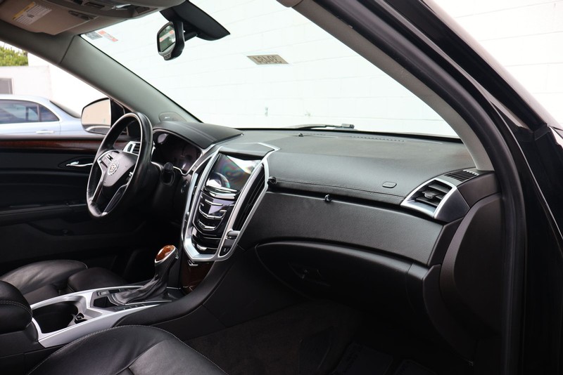 Cadillac SRX Vehicle Full-screen Gallery Image 19