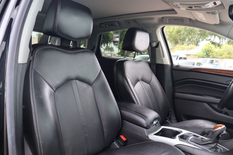 Cadillac SRX Vehicle Full-screen Gallery Image 20
