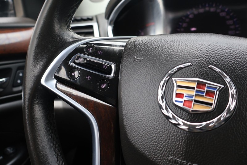 Cadillac SRX Vehicle Full-screen Gallery Image 25