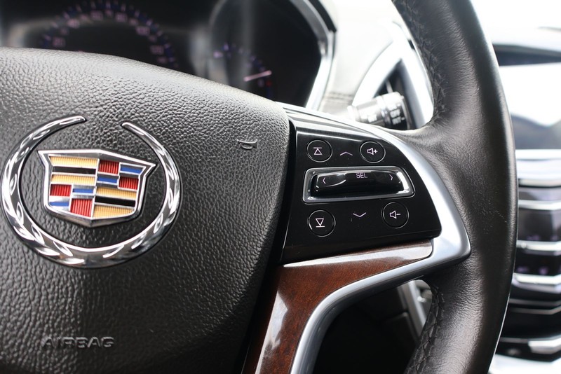 Cadillac SRX Vehicle Full-screen Gallery Image 26