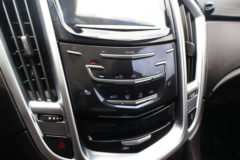 Cadillac SRX Vehicle Full-screen Gallery Image 30