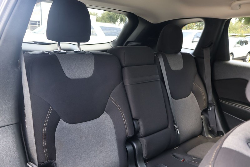 Jeep Cherokee Vehicle Full-screen Gallery Image 20
