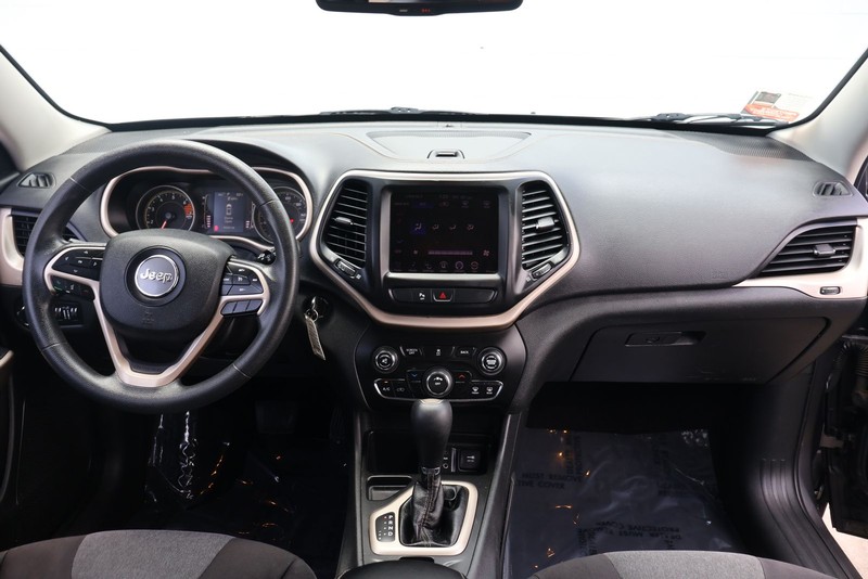 Jeep Cherokee Vehicle Full-screen Gallery Image 21