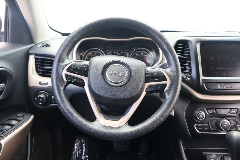 Jeep Cherokee Vehicle Full-screen Gallery Image 23