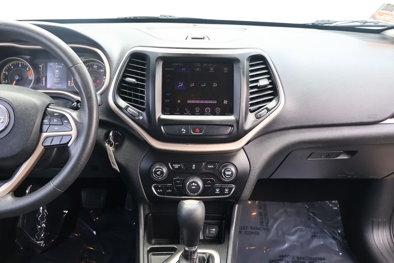 Jeep Cherokee Vehicle Full-screen Gallery Image 26