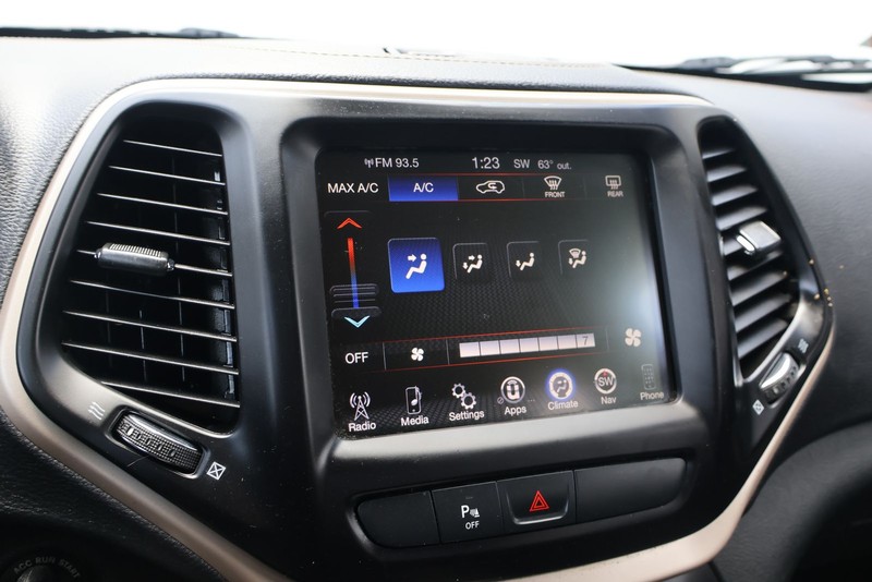 Jeep Cherokee Vehicle Full-screen Gallery Image 27