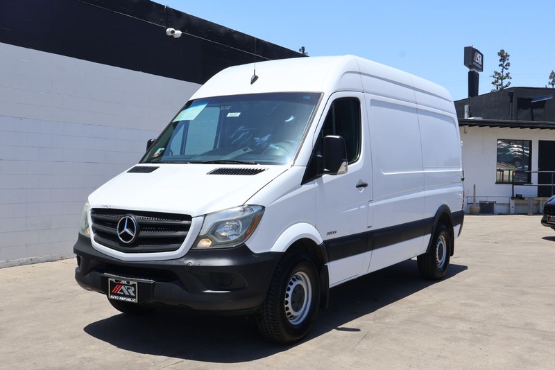 Mercedes-Benz Sprinter Cargo Vans Vehicle Full-screen Gallery Image 12