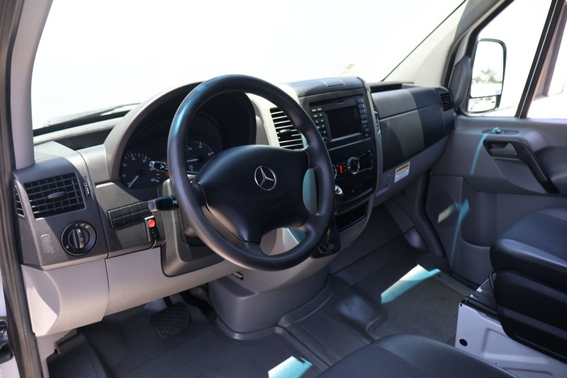 Mercedes-Benz Sprinter Cargo Vans Vehicle Full-screen Gallery Image 16