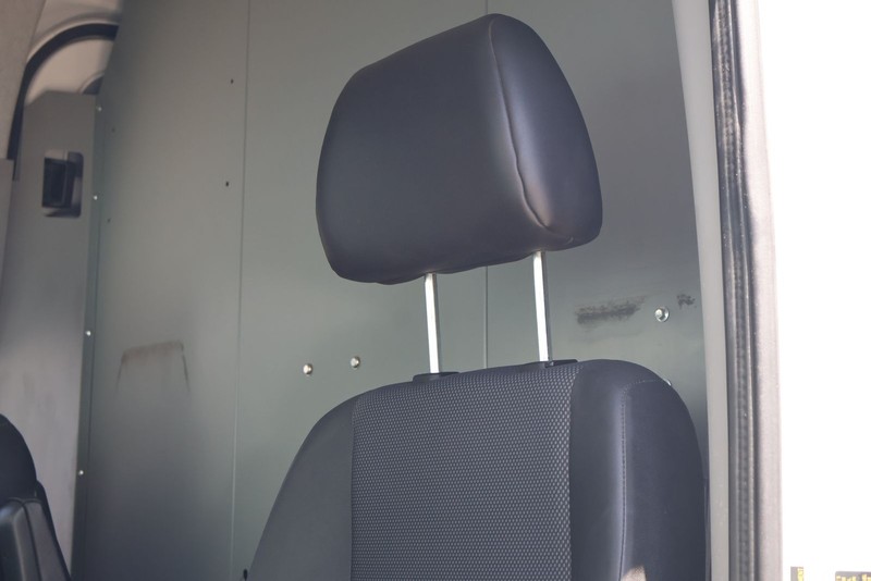 Mercedes-Benz Sprinter Cargo Vans Vehicle Full-screen Gallery Image 18