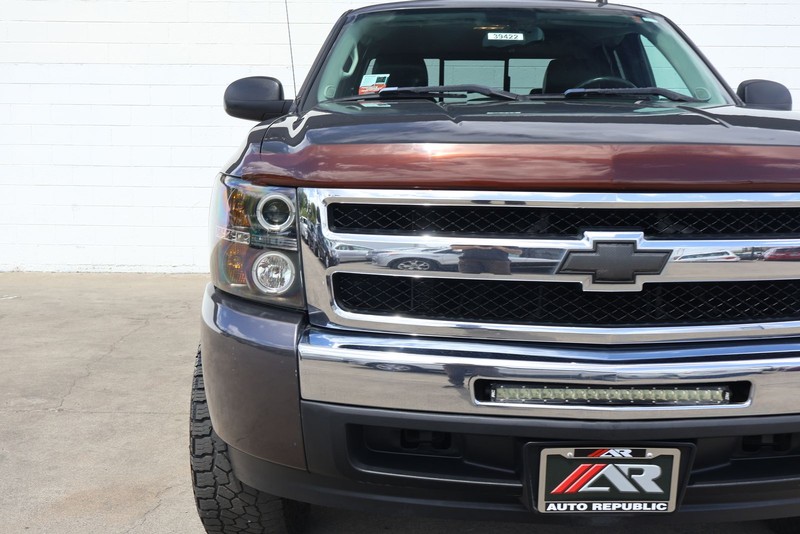 Chevrolet Silverado 1500 Vehicle Full-screen Gallery Image 03