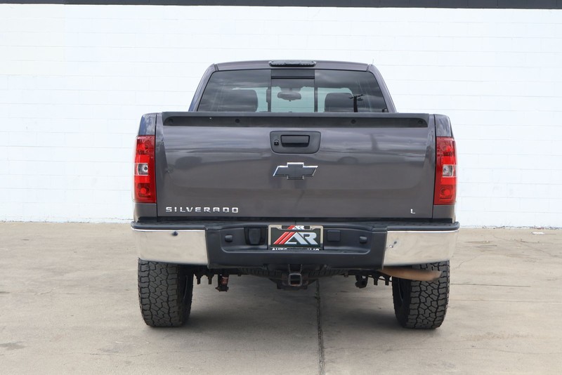 Chevrolet Silverado 1500 Vehicle Full-screen Gallery Image 06