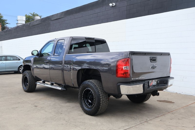 Chevrolet Silverado 1500 Vehicle Full-screen Gallery Image 09
